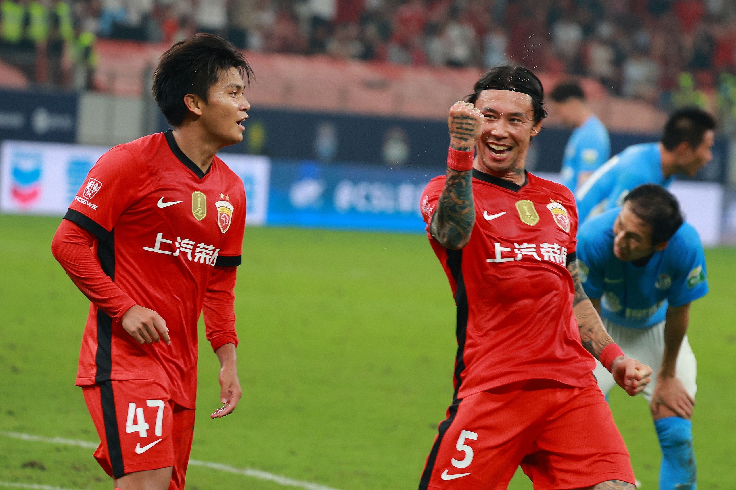 包含年轻球员崛起，西甲强队迅速重塑实力的词条