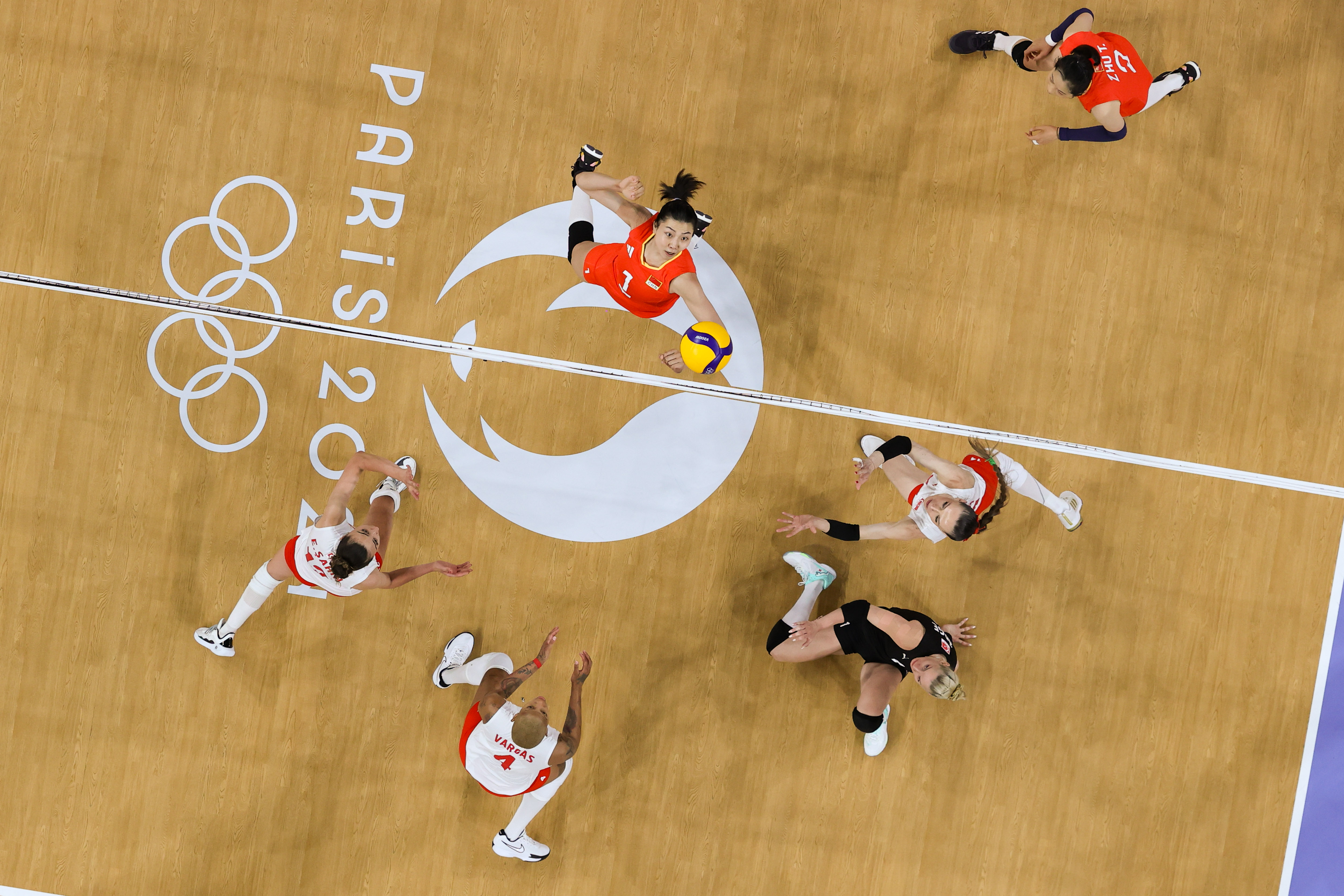 精彩瞬间回放，球技精湛，技惊四座的简单介绍