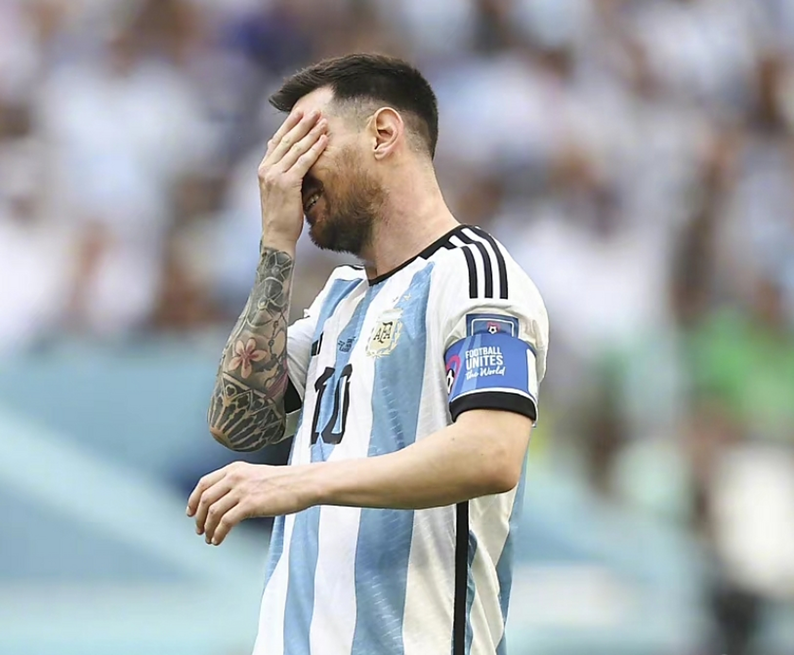 巴塞罗那官宣梅西